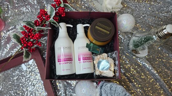 Dāvanu komplekts matu mitrināšanai un piepildīšanai